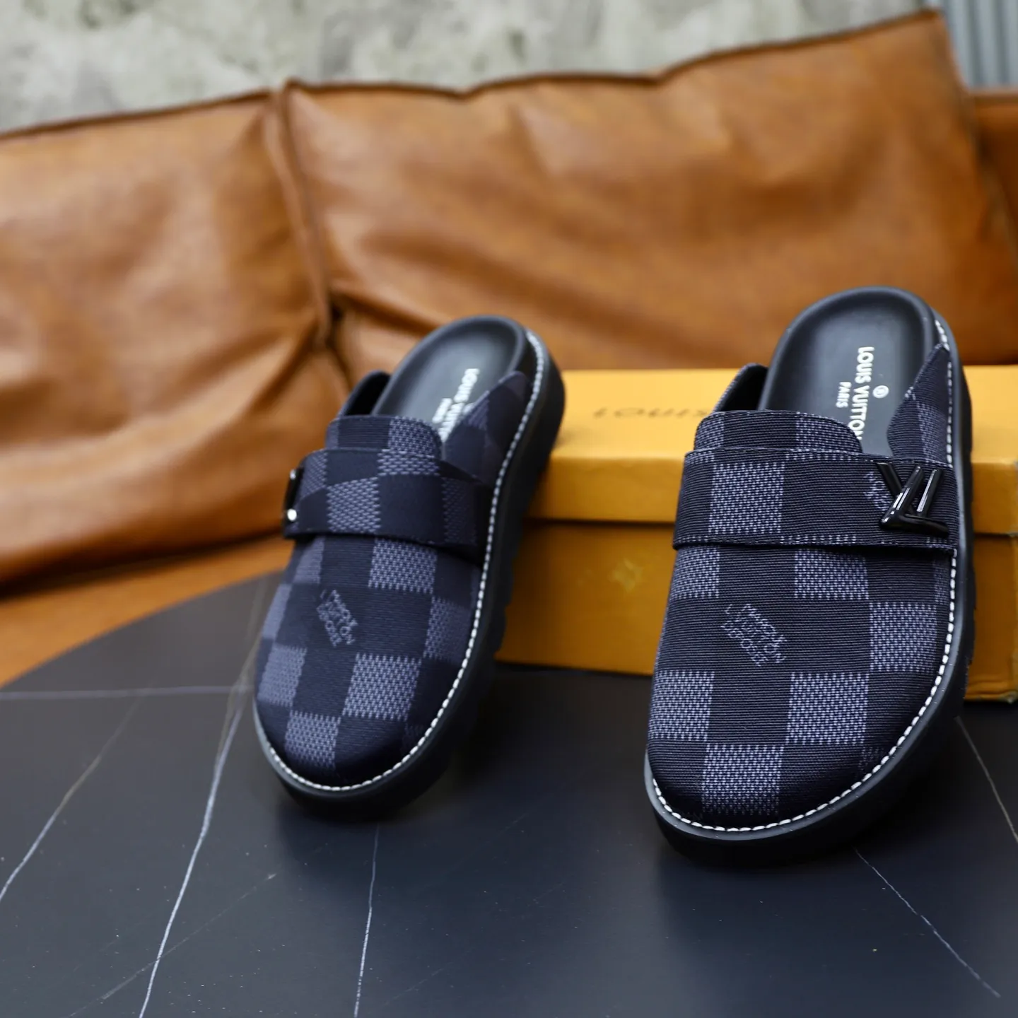 Ex-factory price 420💰 Lv. Popular men's slippers hot sale 🔥 🩴Official website one to one production 38-45 sizes 45 46 🉑️Customized!